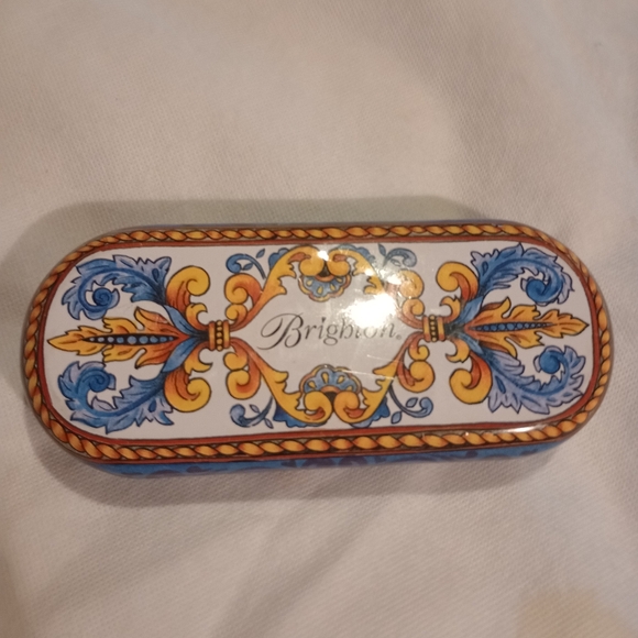 Brighton Sunglasses With Case - Picture 2 of 10